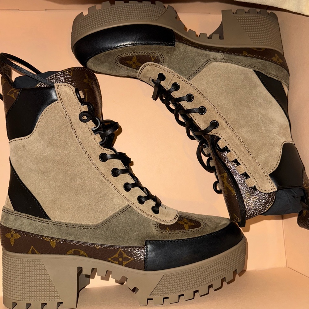 Louis Vuitton Laureate Platform Desert Boot